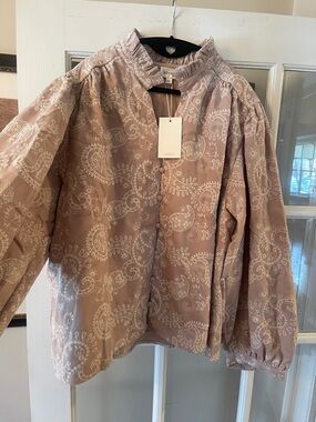NWT Embroidered top from Lovelo in 2X